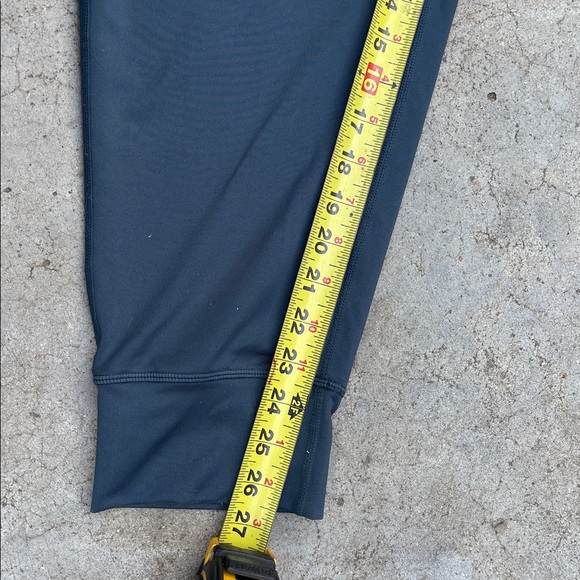 Vuori Men's Deep Blue Joggers Size: XXL - Picture 12 of 12